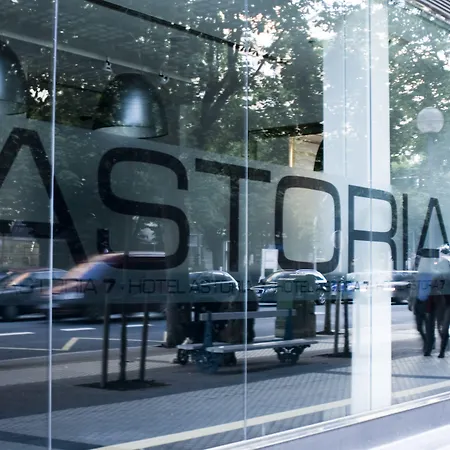 Zinema7 מלון סן סבסטיאן